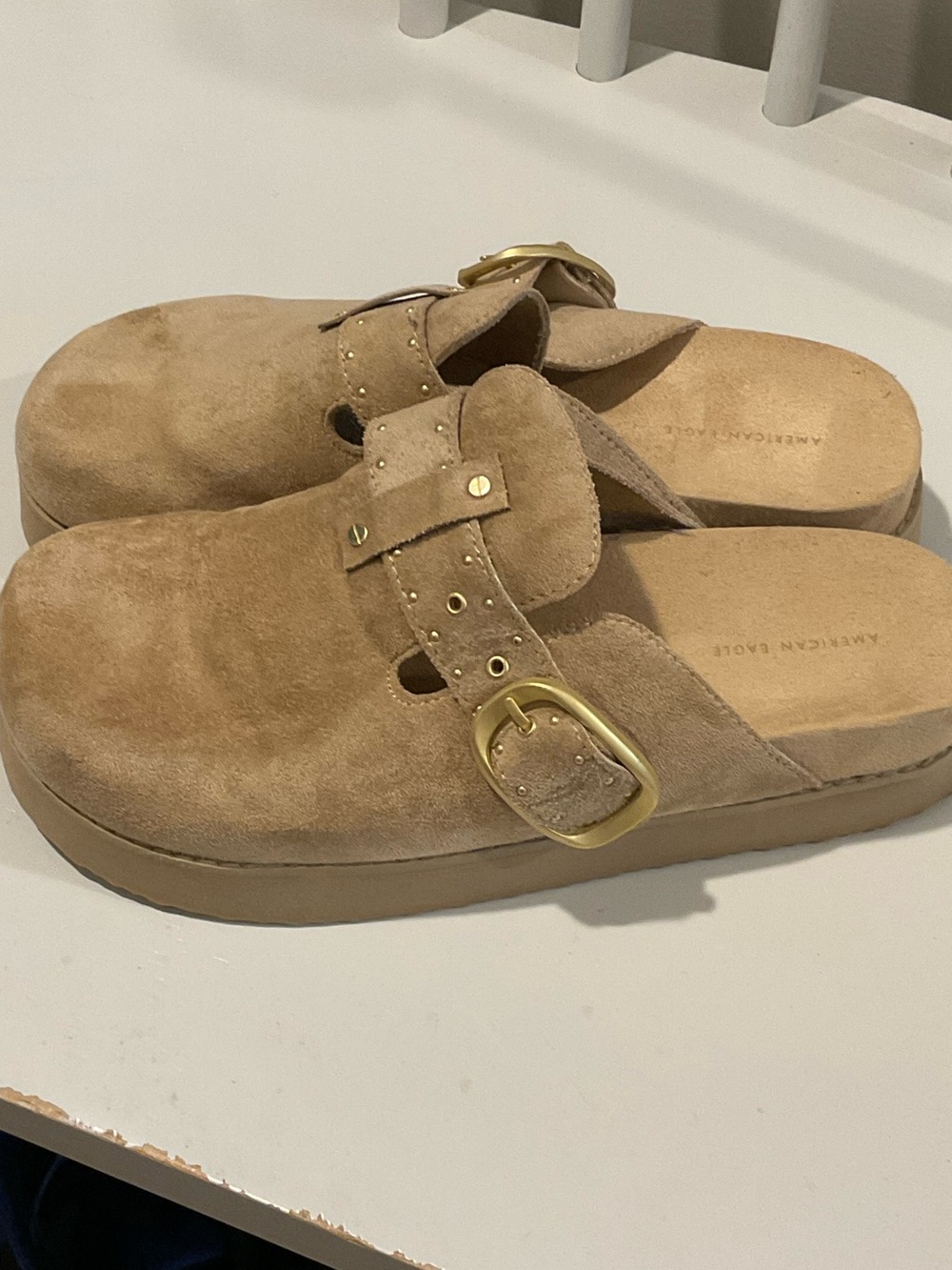 American Eagle Tan Studded Luxe Platform Clogs Size 9 Like New - Picture 3 of 6